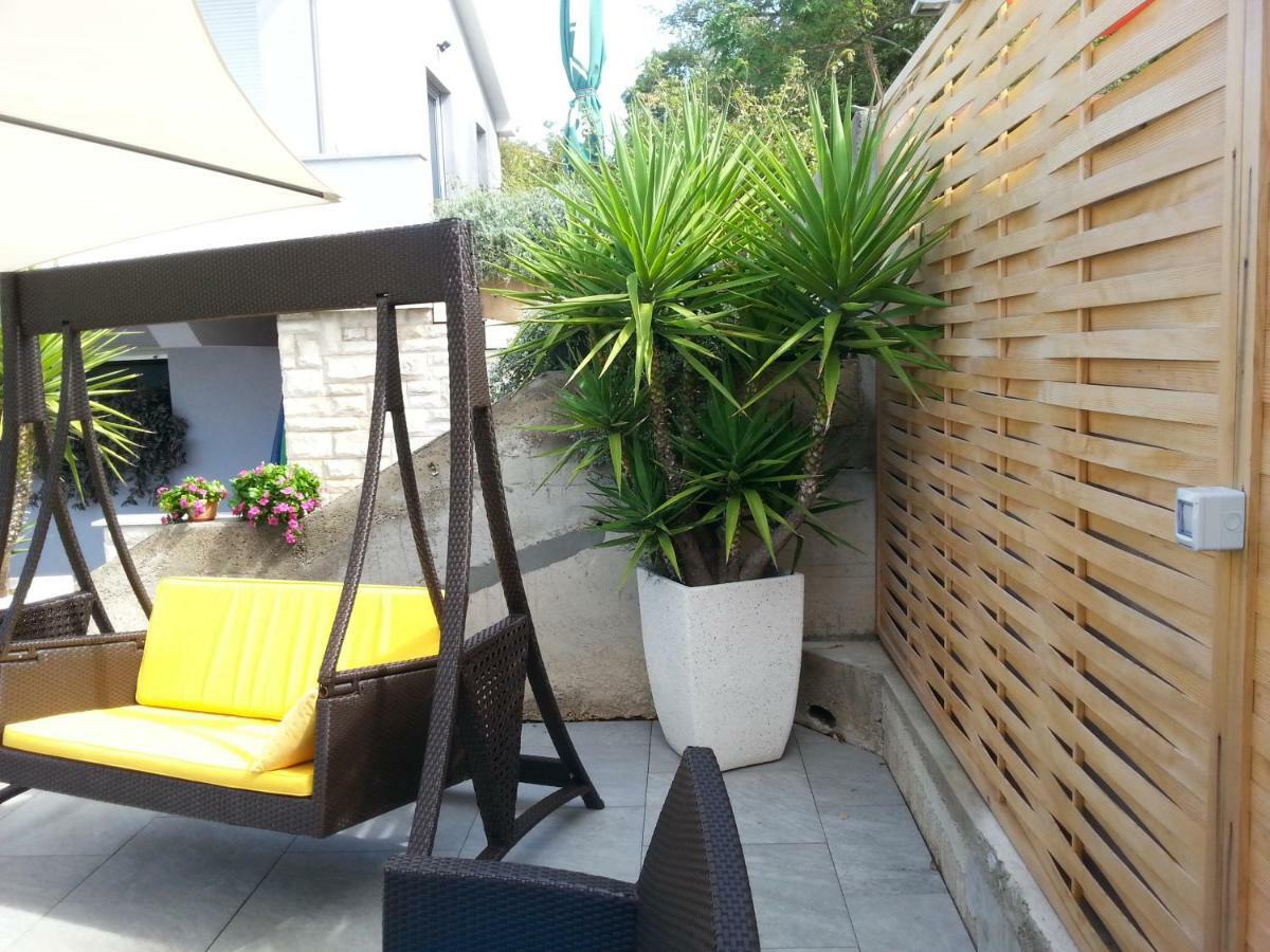 Apartment Nella Кострена Екстериор снимка